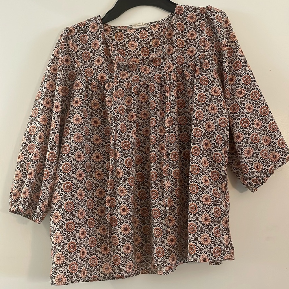 Youth XL off white blouse with flowers